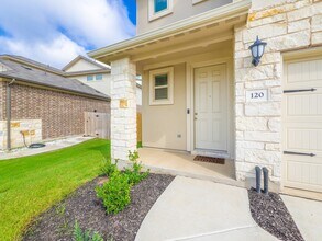 120 Serpens St in Andice, TX - Building Photo - Building Photo