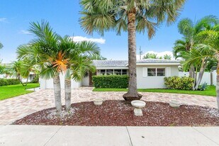 1301 SE 14th Dr in Deerfield Beach, FL - Building Photo