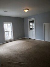 87 1/2 Clinton Ave in Cortland, NY - Building Photo - Building Photo