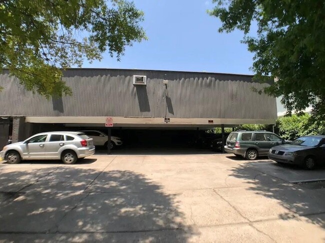 property at 502 W Alabama St