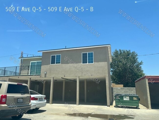 509 E Ave Q-5 in Palmdale, CA - Building Photo - Building Photo