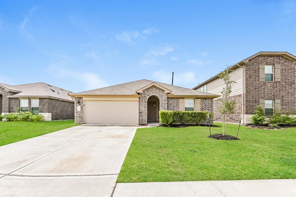 946 Autumn Flats Wy in Arcola, TX - Building Photo