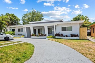 2018 NE 19th St in Fort Lauderdale, FL - Building Photo - Building Photo