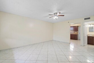 4092 Kirk Rd in Lake Worth, FL - Building Photo - Building Photo