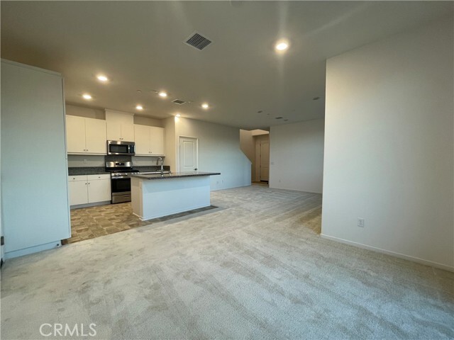 5630 Altamura Way-Unit -1 in Fontana, CA - Foto de edificio - Building Photo