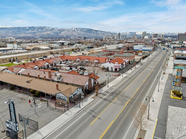 Farris Apartments in Reno, NV - Building Photo - Building Photo