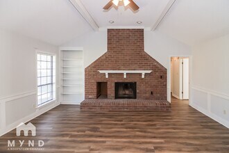 4056 Friendly Way in Memphis, TN - Foto de edificio - Building Photo