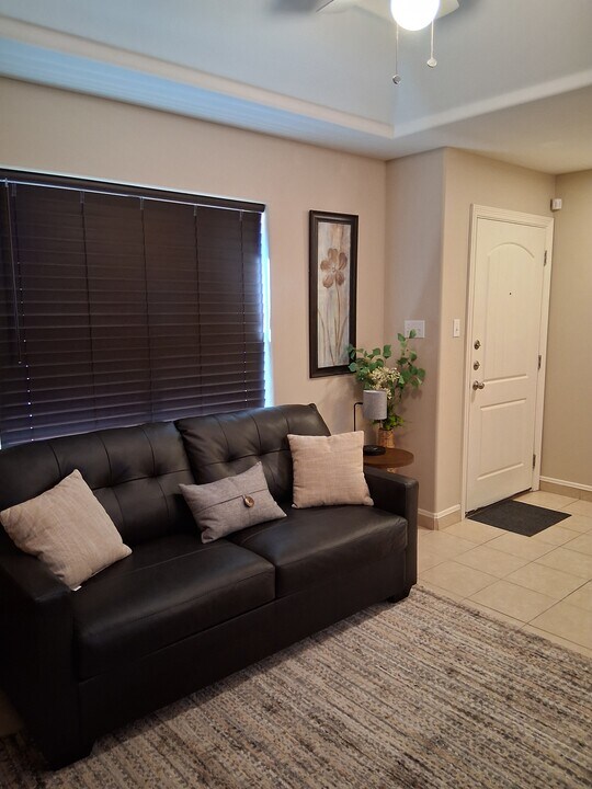 1802 Upland Dr, Unit 1 in Edinburg, TX - Building Photo