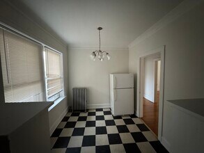 8035 S Evans Ave in Chicago, IL - Foto de edificio - Building Photo