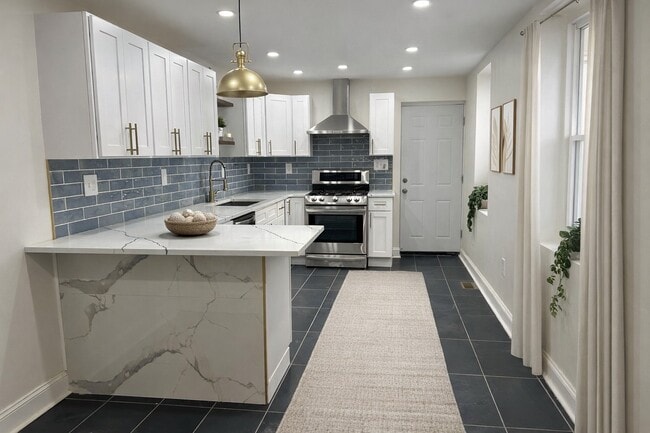 property at 2016 N Woodstock St