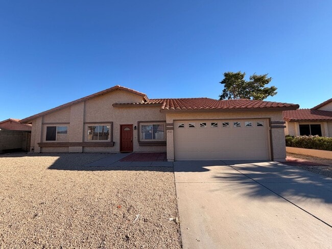 property at 1421 N Salida Del Sol