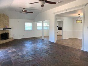 6650 Grove Field Ln in Houston, TX - Building Photo - Building Photo