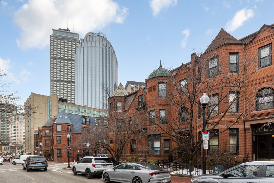 94 Saint Botolph St, Unit 7 in Boston, MA - Foto de edificio