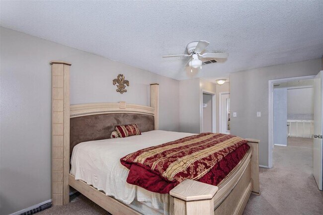 12510 Newbrook Dr in Houston, TX - Building Photo - Building Photo