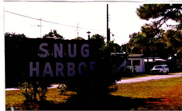 10200 Snug Harbor Rd NE in St. Petersburg, FL - Building Photo