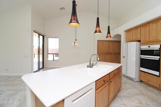 902 E Desert Flower Ln in Phoenix, AZ - Building Photo - Building Photo