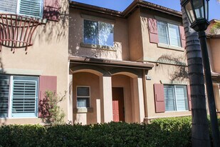 26457 Arboretum Way in Murrieta, CA - Building Photo