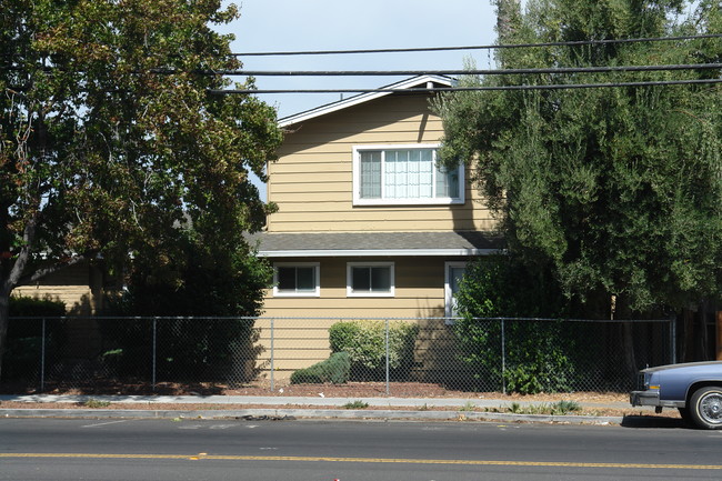 857 Hillsdale Ave in San Jose, CA - Building Photo - Building Photo