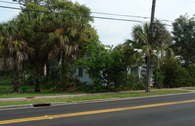 Multifamily - 5 Units in Tarpon Springs, FL - Building Photo - Building Photo