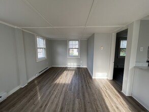 19 Catharine St in Westbrook, CT - Building Photo - Building Photo