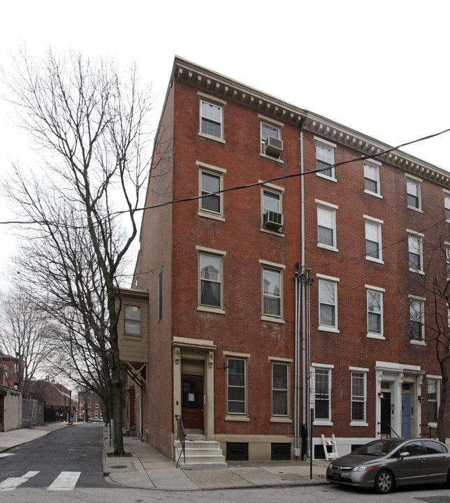 409 S 9th St in Philadelphia, PA - Building Photo