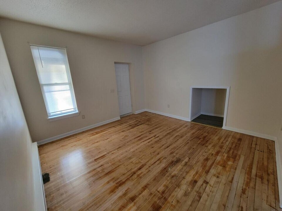 141-143 Division St in Amsterdam, NY - Building Photo