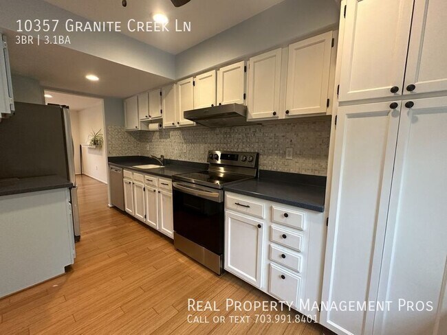 10357 Granite Creek Ln in Oakton, VA - Building Photo - Building Photo