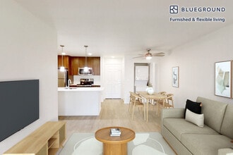 333 1st St in Seal Beach, CA - Foto de edificio - Building Photo