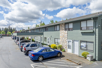 1040 S 320th St in Federal Way, WA - Building Photo - Building Photo