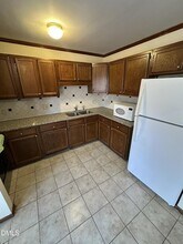 4708 Courtside Pl, Unit D in Raleigh, NC - Foto de edificio - Building Photo