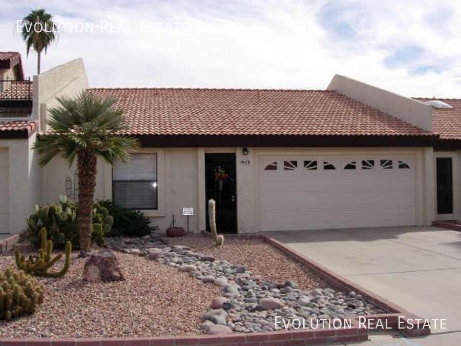 2329 N Recker Rd in Mesa, AZ - Building Photo