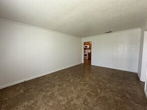 13082 14th St in Chino, CA - Building Photo - Building Photo