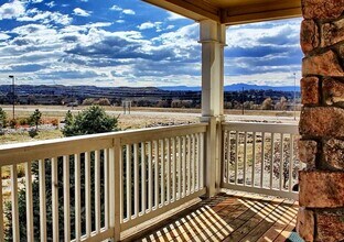6013 Castlegate Dr W in Castle Rock, CO - Foto de edificio - Building Photo