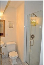 60 Phillips St, Unit 1 in Boston, MA - Building Photo - Building Photo