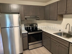 217 Mayberry Ave in Mount Airy, NC - Building Photo - Building Photo