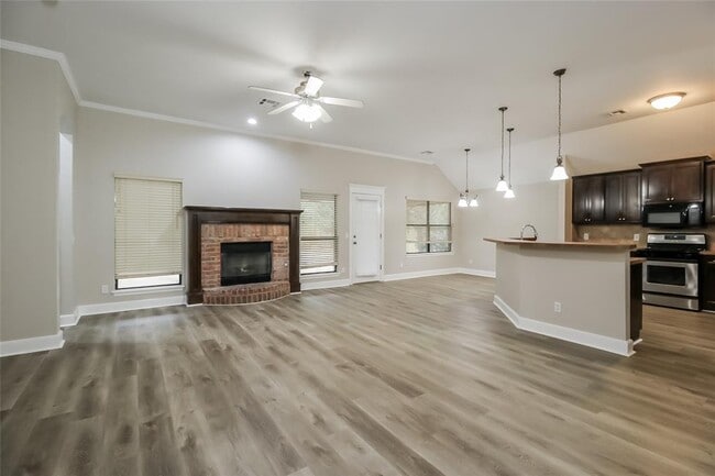 1632 Hollowbrook in Edmond, OK - Building Photo - Building Photo