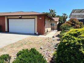 2315 Mandarin Way in Antioch, CA - Building Photo