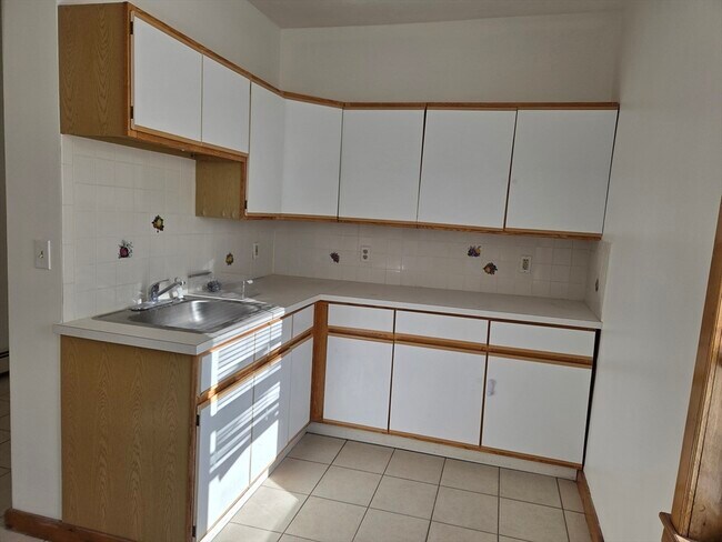 5 Massasoit Rd in Worcester, MA - Building Photo - Building Photo