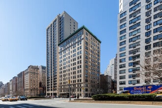 The Park 900 Condominium in New York, NY - Building Photo - Building Photo