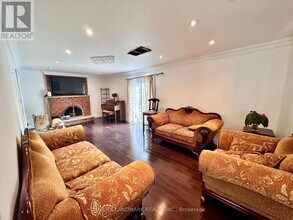 257 Fincham Ave in Markham, ON - Building Photo - Building Photo