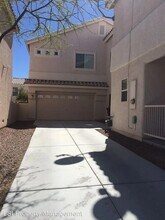 8955 Mossy Hollow Ave in Las Vegas, NV - Foto de edificio - Building Photo