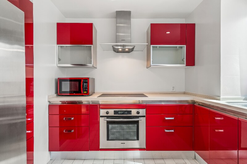 10747 Wilshire Blvd in Los Angeles, CA - Building Photo