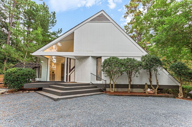 property at 475 St Andrews Dr