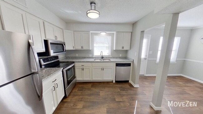 422 Muirs Chapel Rd in Greensboro, NC - Building Photo - Building Photo