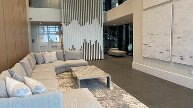 3101 Burfield Pl in West Vancouver, BC - Building Photo - Building Photo