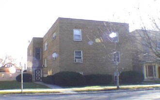 6635 N California Ave Apartments