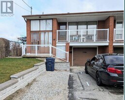 71 Sorlyn Ave in Toronto, ON - Building Photo