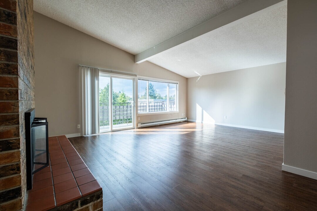 Cochise Apartments in Burien, WA - Building Photo