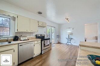 6596 Iris Way in Arvada, CO - Building Photo - Building Photo