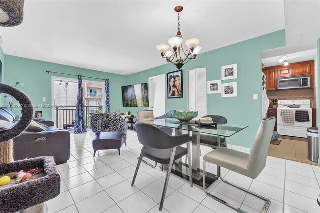 4845 NW 7th St, Unit 309 in Miami, FL - Building Photo - Building Photo